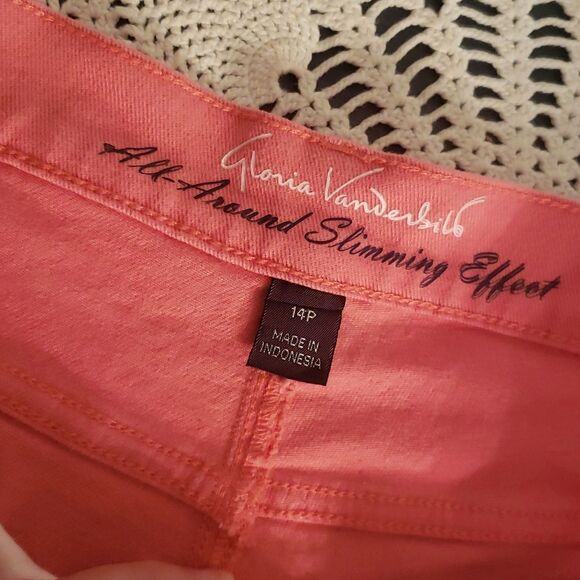Gloria Vanderbilt Amanda All-Around Slimming Effect Pink Capris Sz 14P - Picture 5 of 9
